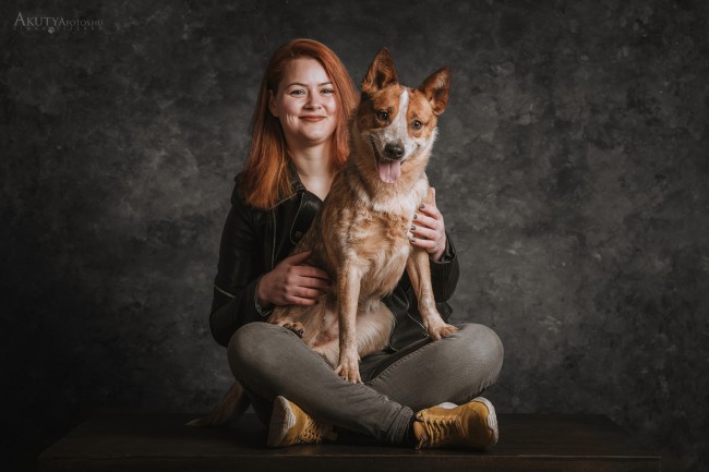 Műtermi kutya-gazdis portré